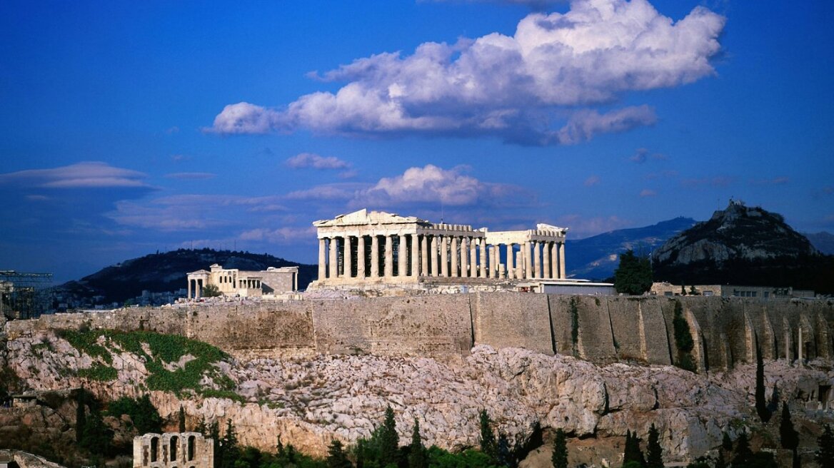 The Times: Έλληνες μηχανικοί προειδοποιούν ότι η Ακρόπολη καταρρέει